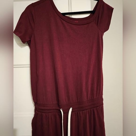 n: Philanthropy Burgundy Short Sleeve Off the Shoulder Jumpsuit sz medium - Picture 5 of 6